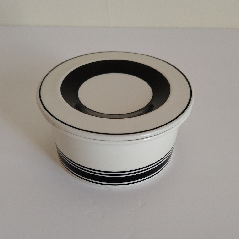 Arabia Finland Faenza Black And White Lidded Sugar Bowl